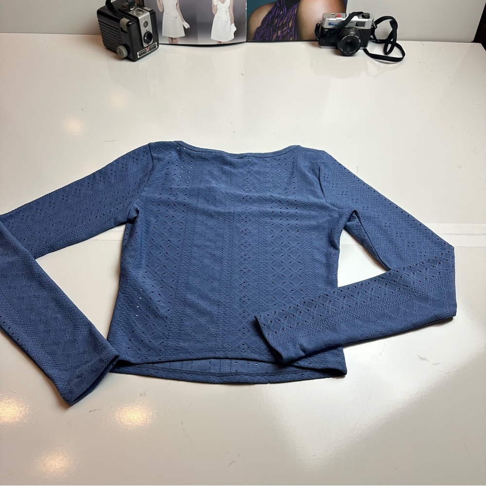 Hollister Women's Long Sleeve Top in Deep Blue NWT - Picture 7 of 7